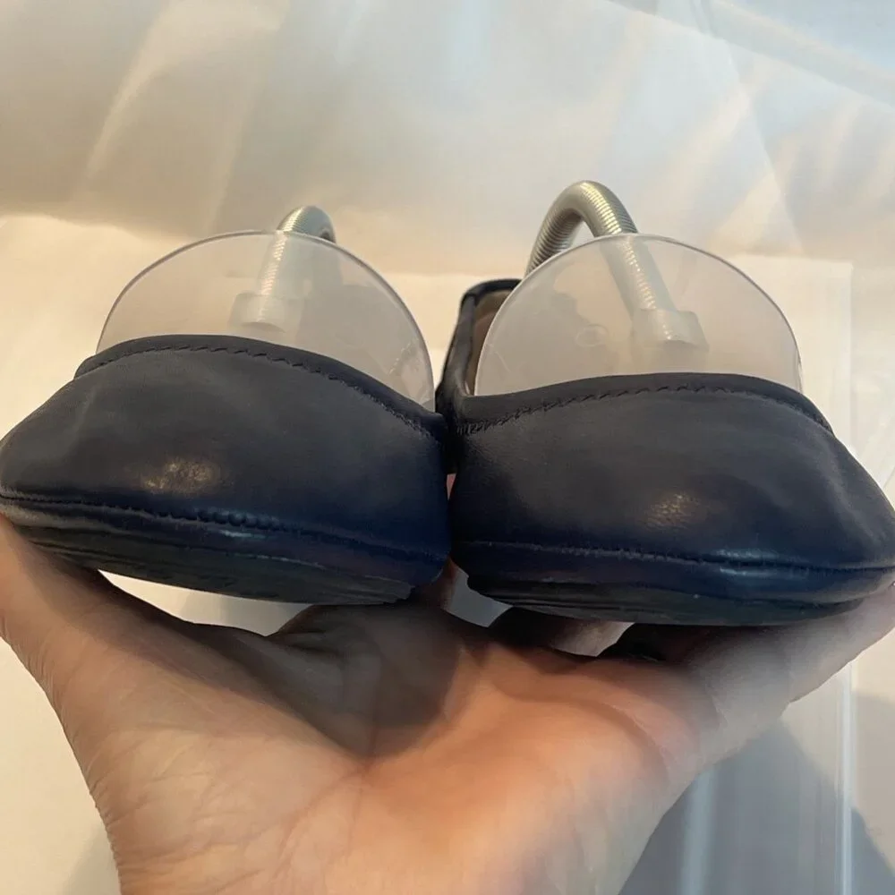 Antonio Melani Navy Blue Ballet Flats Women's Size 7.5‎ Leather Slip-ons Soft